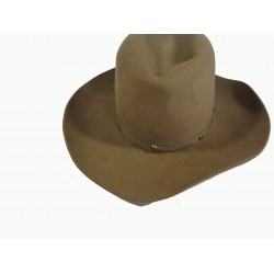 hnědý kovbojský klobouk
