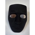 tvrdá černá maska lidského obličeje