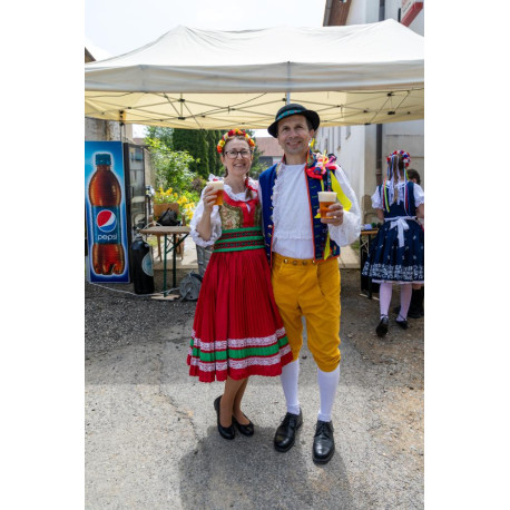 kroje v Bratronicích